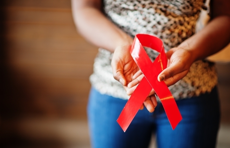 Maio Vermelho: mês de conscientização sobre os riscos das hepatites.